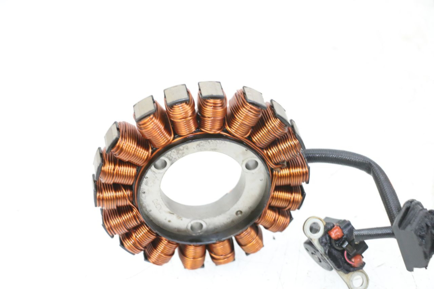 photo de STATOR SUZUKI GSX F GSXF 650 (2007 - 2015) - Gros plan technique