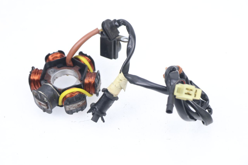 photo de STATOR PEUGEOT TREKKER TKR 50 (2005 - 2014) - Points de fixation