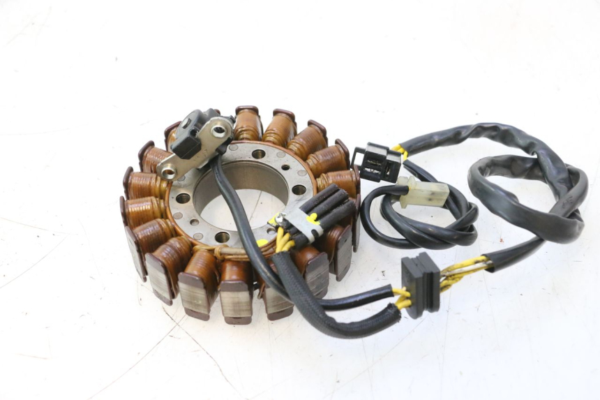 photo de STATOR HONDA XLV VARADERO 125 (2007 - 2012) - Gros plan technique