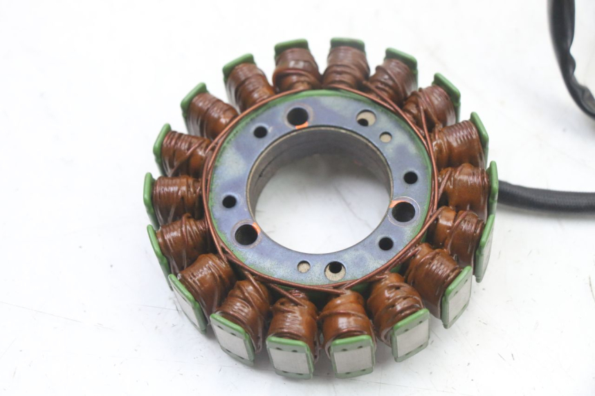 photo de STATOR YAMAHA FZS FAZER 600 (2001 - 2003) - Détail de la pièce