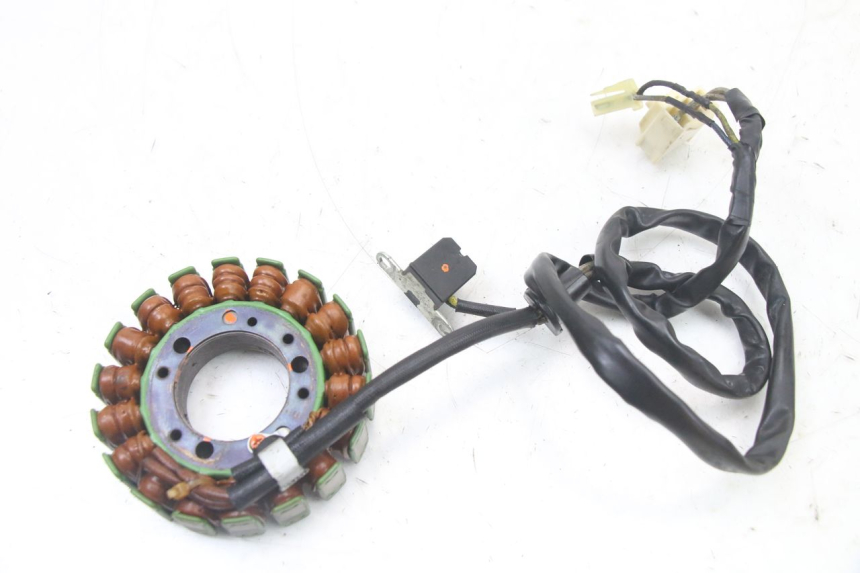 photo de STATOR YAMAHA FZS FAZER 600 (2001 - 2003) - Gros plan technique