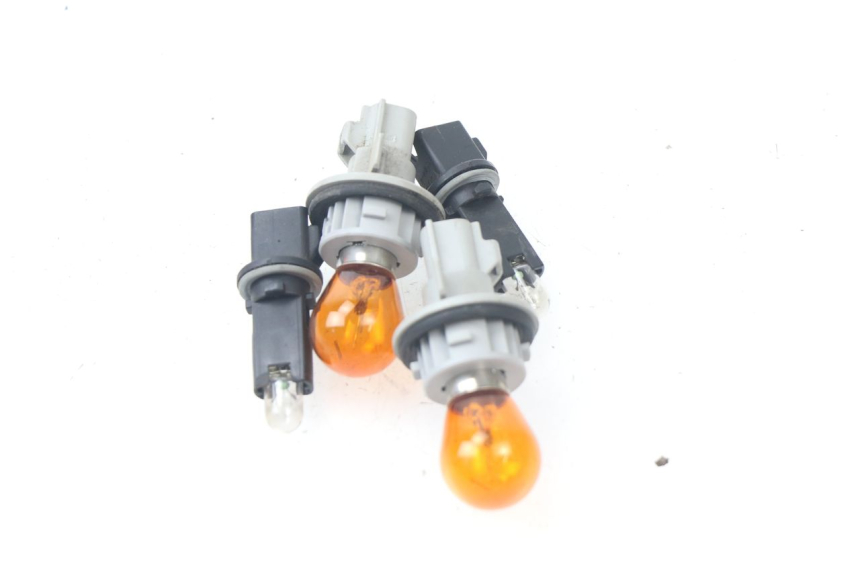 photo de SUPPORT AMPOULE SUZUKI AN BURGMAN 400 (2006 - 2010) - Détail de la pièce