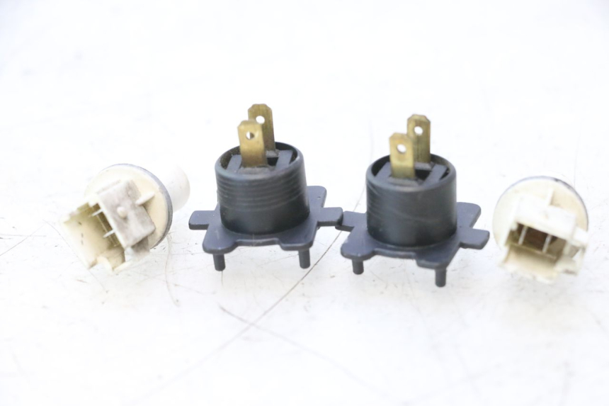 photo de SUPPORT AMPOULE SUZUKI BURGMAN 125 (2007 - 2014) - Zoom état d’usage