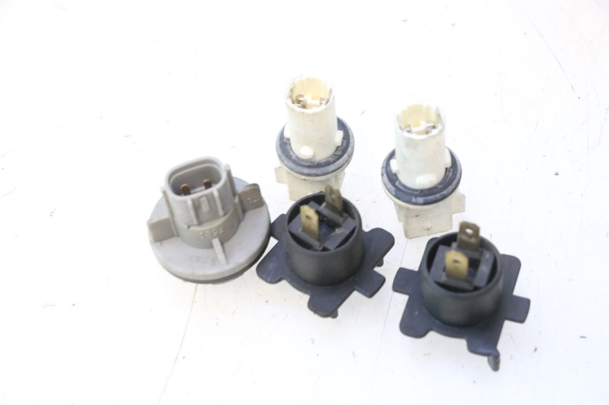photo de SUPPORT AMPOULE SUZUKI BURGMAN 125 (2007 - 2014) - Détail de la pièce
