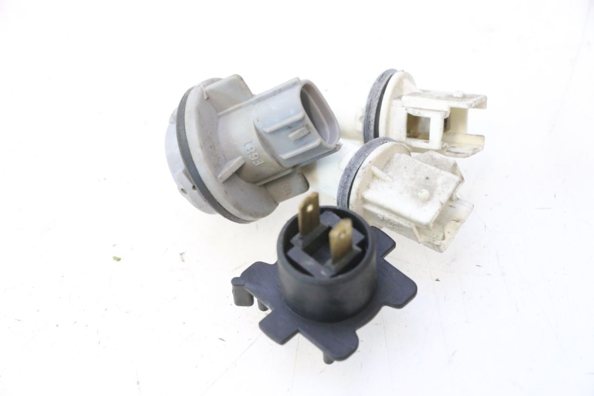 photo de SUPPORT AMPOULE SUZUKI BURGMAN 125 (2007 - 2014) - Zoom état d’usage