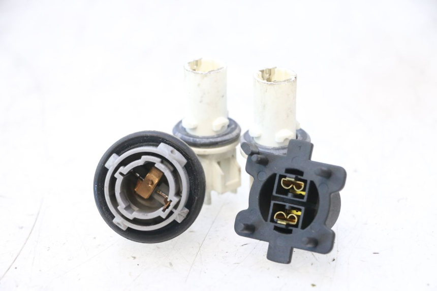 photo de SUPPORT AMPOULE SUZUKI BURGMAN 125 (2007 - 2014) - Gros plan technique