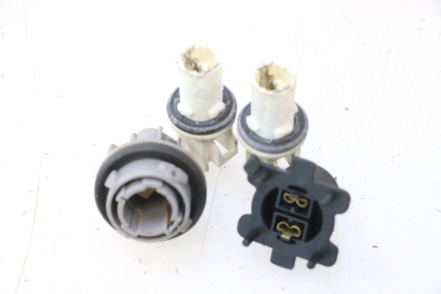 photo de SUPPORT AMPOULE SUZUKI BURGMAN 125 (2007 - 2014) - Vue d’ensemble
