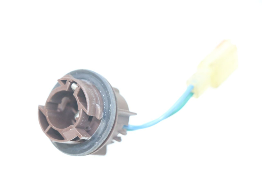 photo de SUPPORT AMPOULE HONDA FES PANTHEON 2T 125 (1998 - 2002) - Autre angle de vue