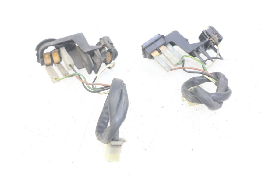 photo de SUPPORT AMPOULE YAMAHA XMAX X-MAX 125 (2006 - 2009) - Zoom état d’usage