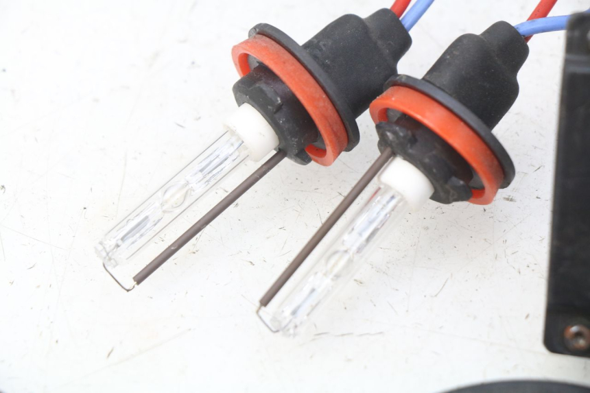 photo de SUPPORT AMPOULE YAMAHA XP T-MAX TMAX ABS 530 (2012 - 2015) - État de surface