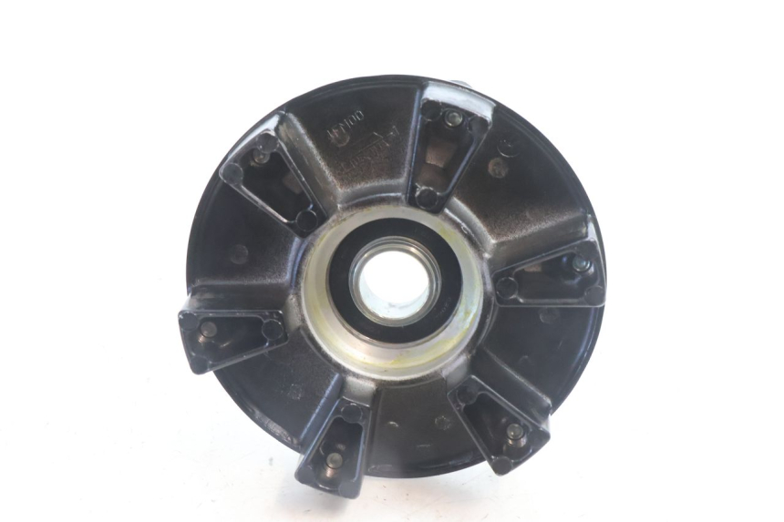 photo de SUPPORT COURONNE YAMAHA FZ8 800 (2010 - 2016) - Gros plan technique