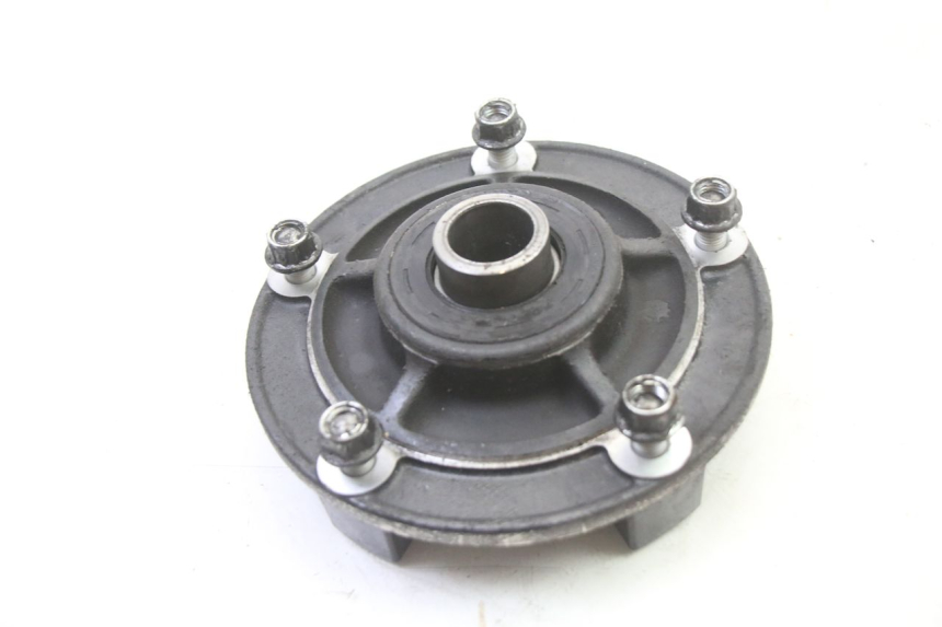 photo de SUPPORT COURONNE SUZUKI GSR 750 (2011 - 2017) - Détail de la pièce