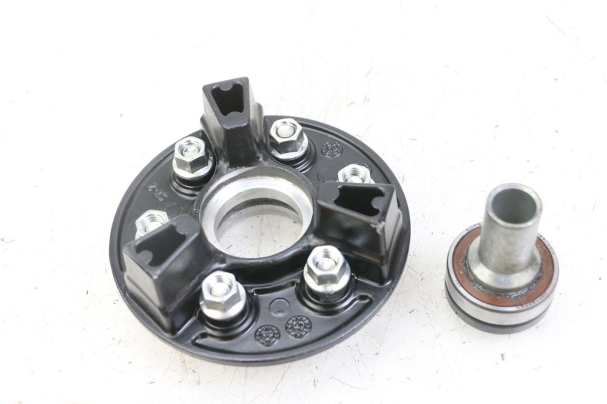 photo de SUPPORT COURONNE ROYAL ENFIELD HYMALAYAN 410 (2016 - 2023) - Détail de la pièce