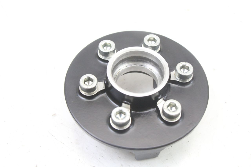 photo de SUPPORT COURONNE ROYAL ENFIELD HYMALAYAN 410 (2016 - 2023) - Gros plan technique