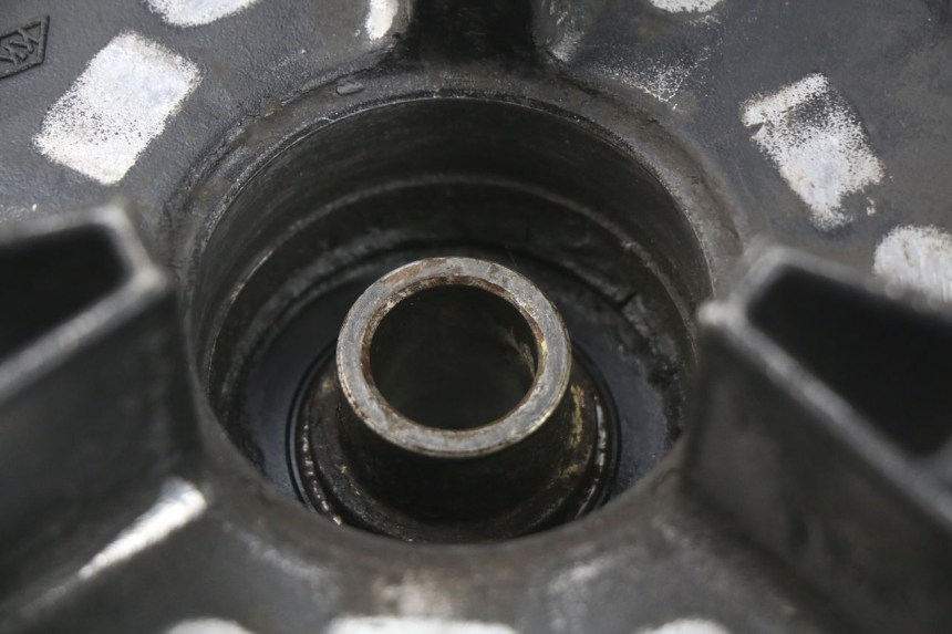 photo de SUPPORT COURONNE YAMAHA XJN XJ N DIVERSION 600 (1994 - 1997) - Zoom état d’usage