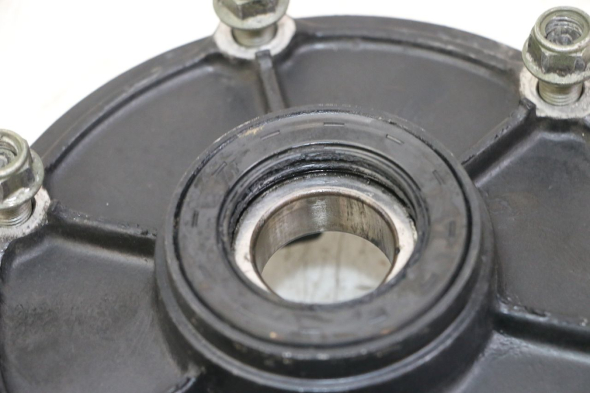 photo de SUPPORT COURONNE YAMAHA FZS FAZER 600 (2001 - 2003) - Zoom état d’usage