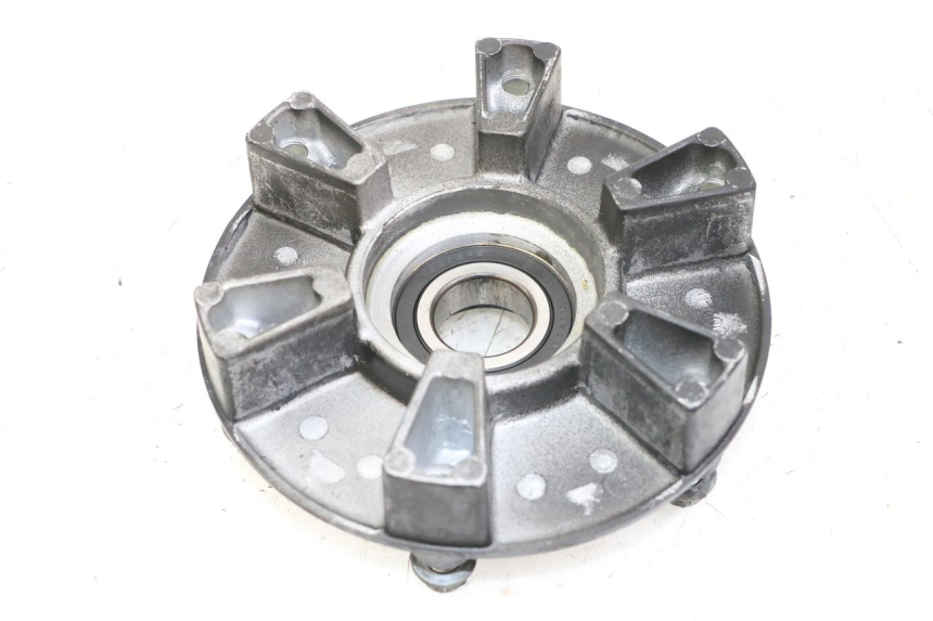 photo de SUPPORT COURONNE YAMAHA FZS FAZER 600 (2001 - 2003) - Gros plan technique