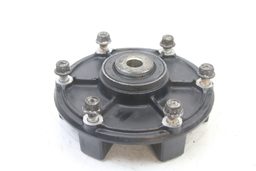 photo de SUPPORT COURONNE YAMAHA XJ6 600 (2008 - 2016) - Gros plan technique