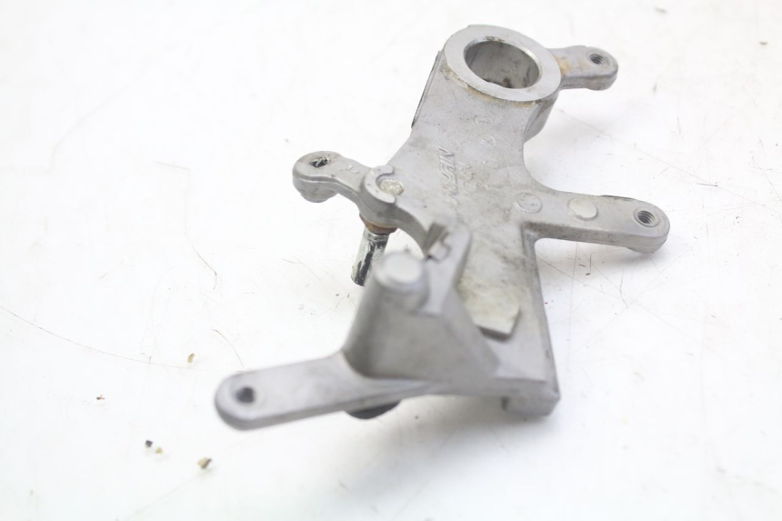 photo de SUPPORT ETRIER FREIN ARRIERE HONDA CRF 250 (2010 - 2013) - Zoom état d’usage