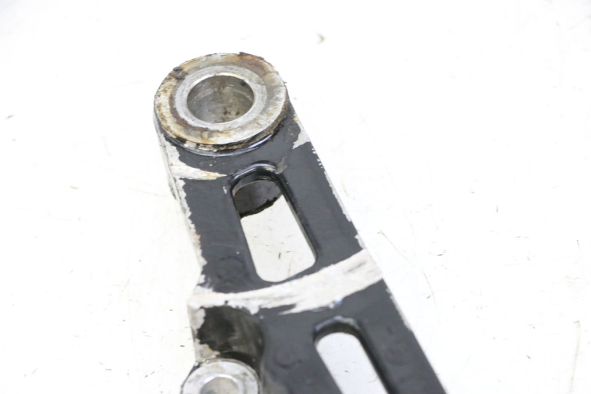 photo de SUPPORT ETRIER FREIN ARRIERE YAMAHA FJ 36Y 1100 (1984 - 1985) - Zoom état d’usage