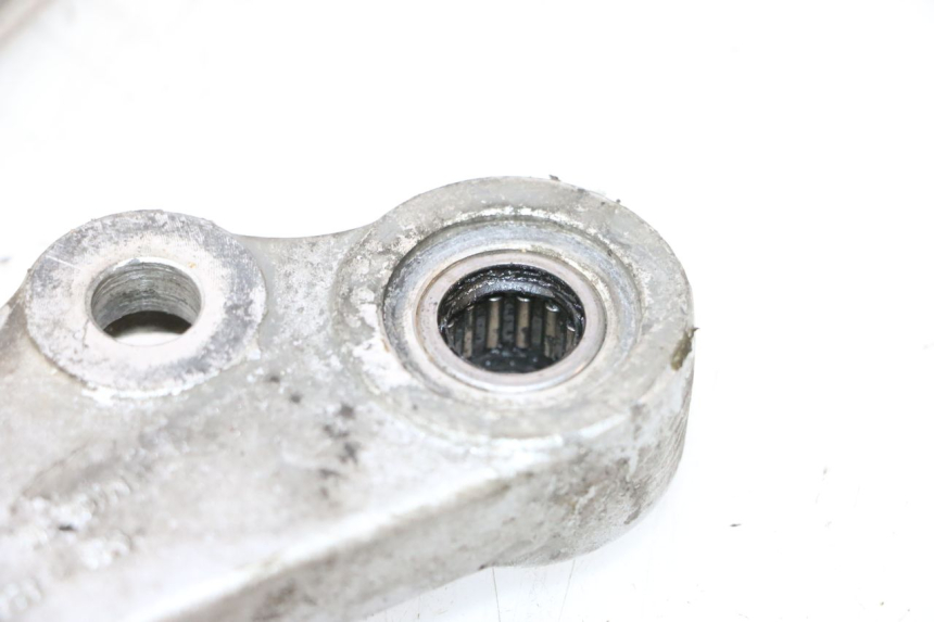 photo de SUPPORT ETRIER FREIN ARRIERE KAWASAKI GPX F ZX750F 750 (1986 - 1990) - Zoom état d’usage