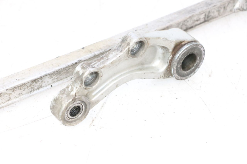 photo de SUPPORT ETRIER FREIN ARRIERE KAWASAKI GPX F ZX750F 750 (1986 - 1990) - Gros plan technique