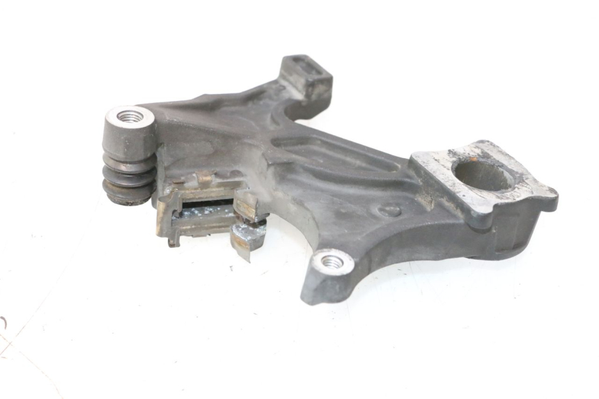 photo de SUPPORT ETRIER FREIN ARRIERE SUZUKI GSR 600 (2005 - 2012) - Détail de la pièce