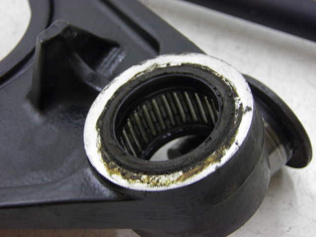 photo de SUPPORT ETRIER FREIN ARRIERE TRIUMPH TROPHY 1200 (1996 - 2003) - Vue d’ensemble