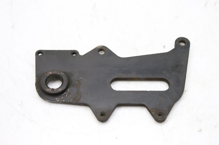 photo de SUPPORT ETRIER FREIN ARRIERE KEEWAY TX 50 (2008 - 2015) - Gros plan technique