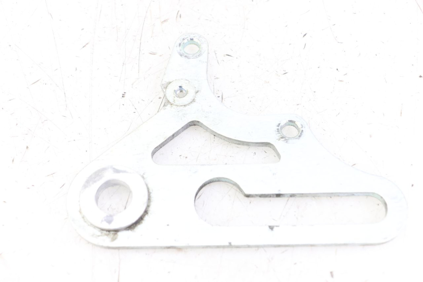 photo de SUPPORT ETRIER FREIN ARRIERE VENT DERAPAGE 50 (2018 - 2023) - Détail de la pièce