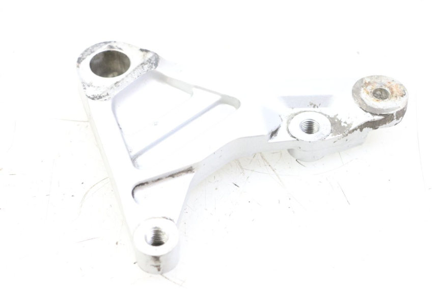 photo de SUPPORT ETRIER FREIN ARRIERE YAMAHA FZS FAZER 600 (2001 - 2003) - Zoom état d’usage