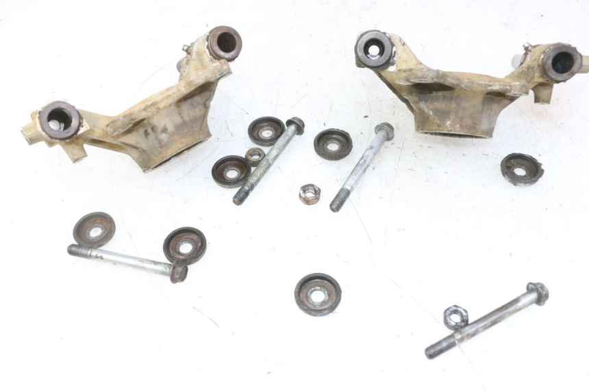 photo de SUPPORT ETRIER FREIN ARRIERE YAMAHA YFM GRIZZLY 550 (2008 - 2015) - Zoom composants