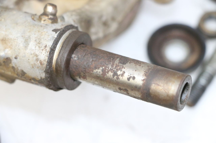 photo de SUPPORT ETRIER FREIN ARRIERE YAMAHA YFM GRIZZLY 550 (2008 - 2015) - Aperçu profil