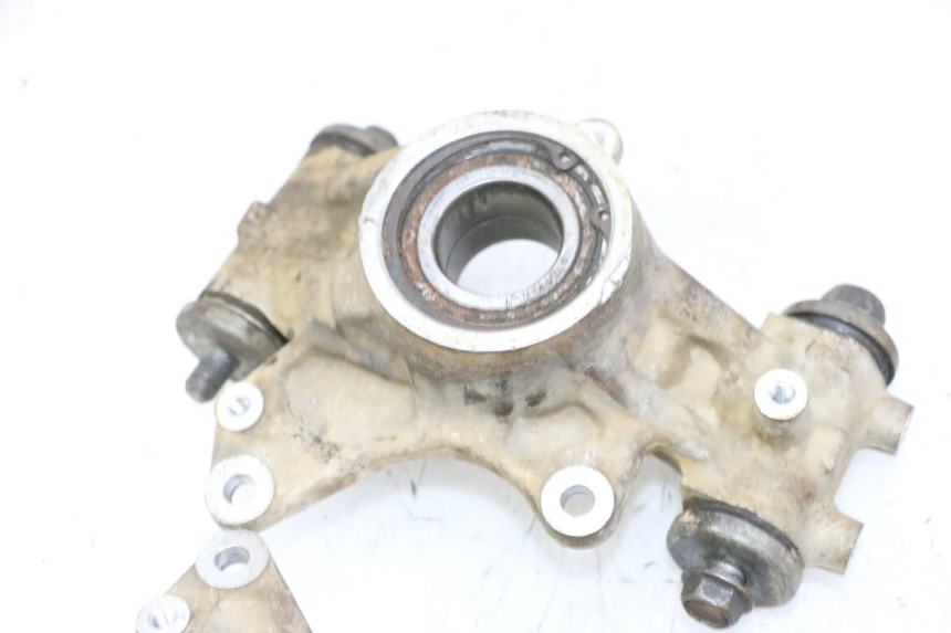 photo de SUPPORT ETRIER FREIN ARRIERE YAMAHA YFM GRIZZLY 550 (2008 - 2015) - Gros plan technique