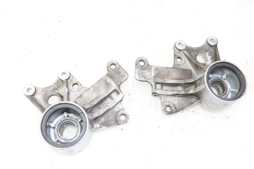 photo de SUPPORT ETRIER FREIN AVANT PIAGGIO MP3 500 (2011 - 2015) - Vue principale