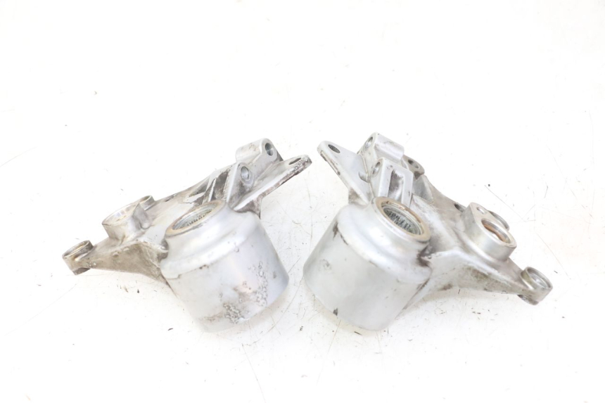 photo de SUPPORT ETRIER FREIN AVANT PIAGGIO MP3 500 (2011 - 2015) - Gros plan technique