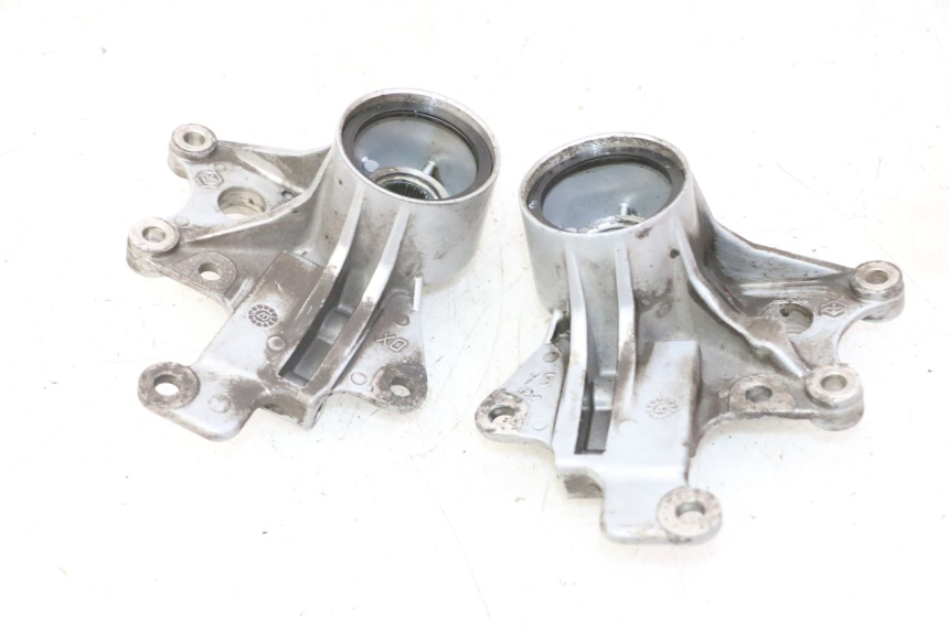 photo de SUPPORT ETRIER FREIN AVANT PIAGGIO MP3 125 (2006 - 2014) - Vue d’ensemble