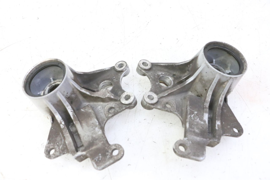 photo de SUPPORT ETRIER FREIN AVANT PIAGGIO MP3 RL 250 (2006 - 2010) - Gros plan technique