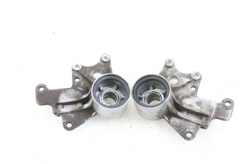 photo de SUPPORT ETRIER FREIN AVANT PIAGGIO MP3 125 (2006 - 2014) - Points de fixation