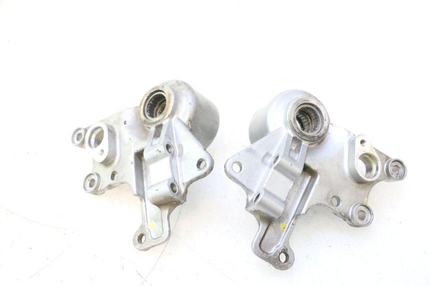photo de SUPPORT ETRIER FREIN AVANT PIAGGIO MP3 500 (2011 - 2015) - Vue d’ensemble