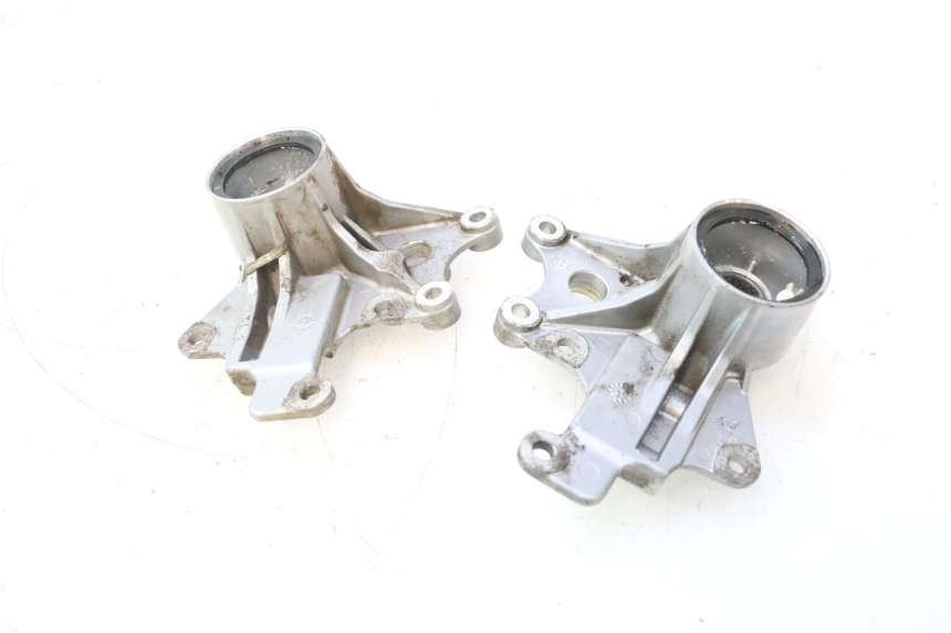 photo de SUPPORT ETRIER FREIN AVANT PIAGGIO MP3 500 (2011 - 2015) - Points de fixation