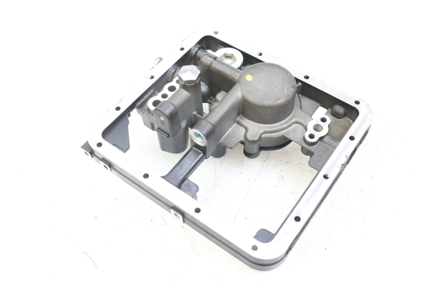 photo de SUPPORT FILTRE HUILE MOTO GUZZI NORGE 8V GT 1200 (2011 - 2016) - Autre angle de vue