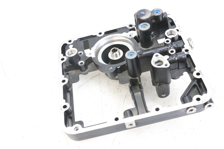 photo de SUPPORT FILTRE HUILE MOTO GUZZI NORGE 8V GT 1200 (2011 - 2016) - Vue d’ensemble