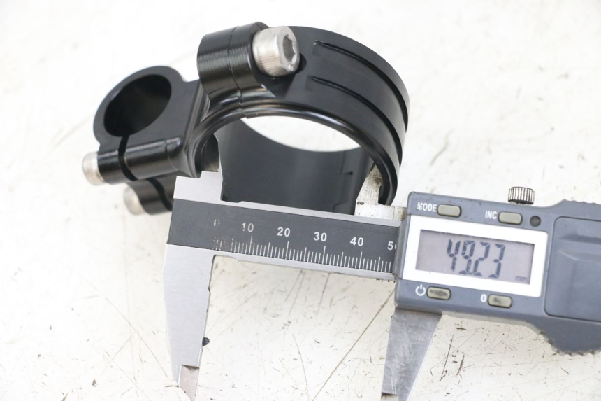 photo de SUPPORT GUIDON ARCHIVE CAFE RACER 4T 50 (2019 - 2024) - Zoom état d’usage