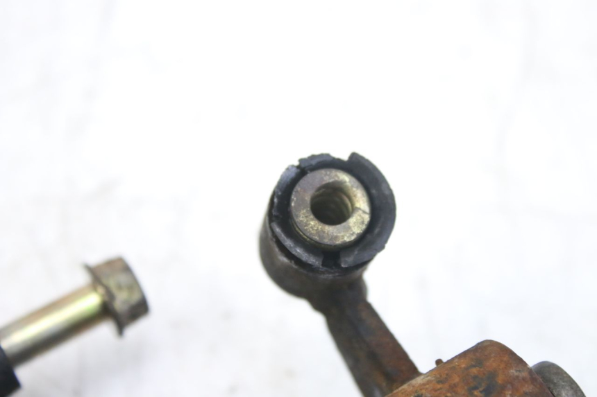 photo de SUPPORT MOTEUR KYMCO AGILITY 4T 50 (2005 - 2018) - Gros plan technique