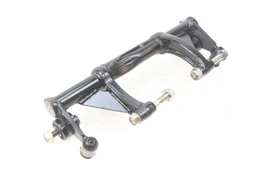 photo de SUPPORT MOTEUR KYMCO AGILITY DELIVERY 4T 50 (2018 - 2023) - Gros plan technique