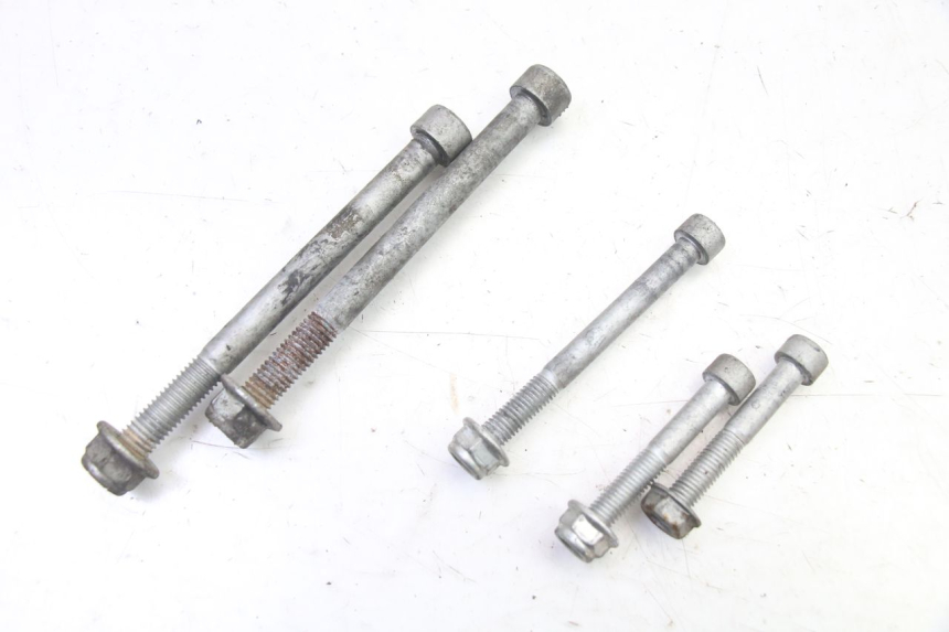 photo de SUPPORT MOTEUR APRILIA CLASSIC 125 (1995 - 2001) - Gros plan technique