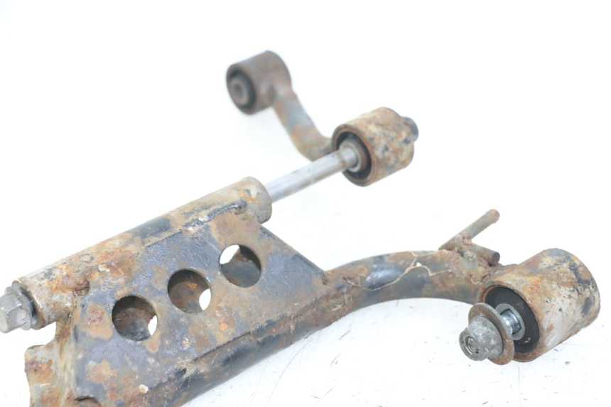 photo de SUPPORT MOTEUR YAMAHA CYGNUS X 125 (2004 - 2007) - Gros plan technique