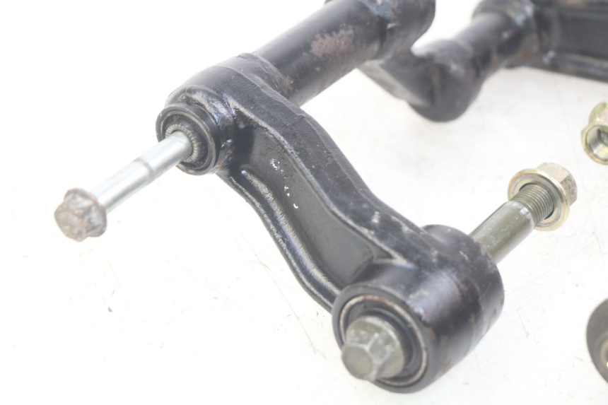 photo de SUPPORT MOTEUR KYMCO DINK STREET 125 (2009 - 2014) - Autre angle de vue