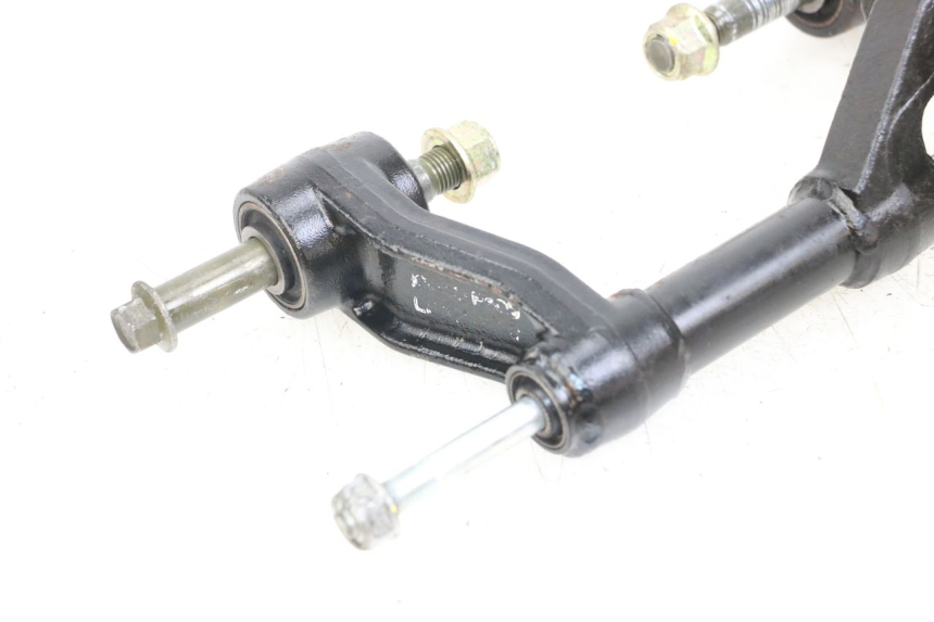 photo de SUPPORT MOTEUR KYMCO DINK STREET 125 (2009 - 2014) - Gros plan technique